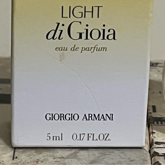 Giorgio Armani Light di Gioia Eau de Parfum 5ml/0.17floz. Travel size. New. - Picture 2 of 3